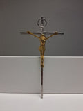 Crucifijo 7" metal dorado/plateado